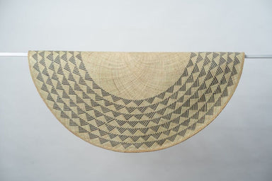 Black Triangle Mat | 4' Round | Natural Basecategory_Décor from NEEPA HUT - SHOPELEOS