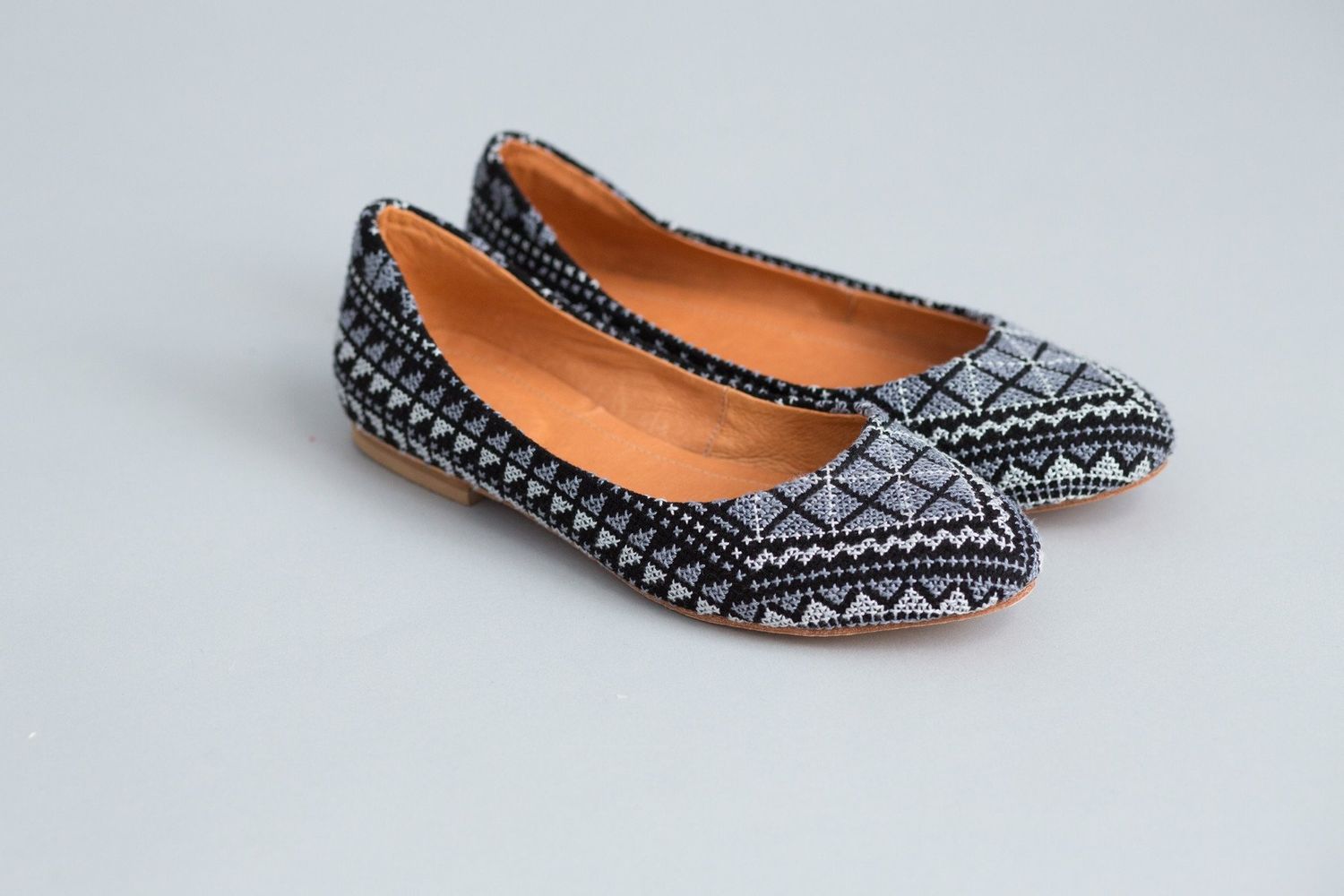 The Tatreez Flat - GrayCategory_Women Shoes from Darzah - SHOPELEOS