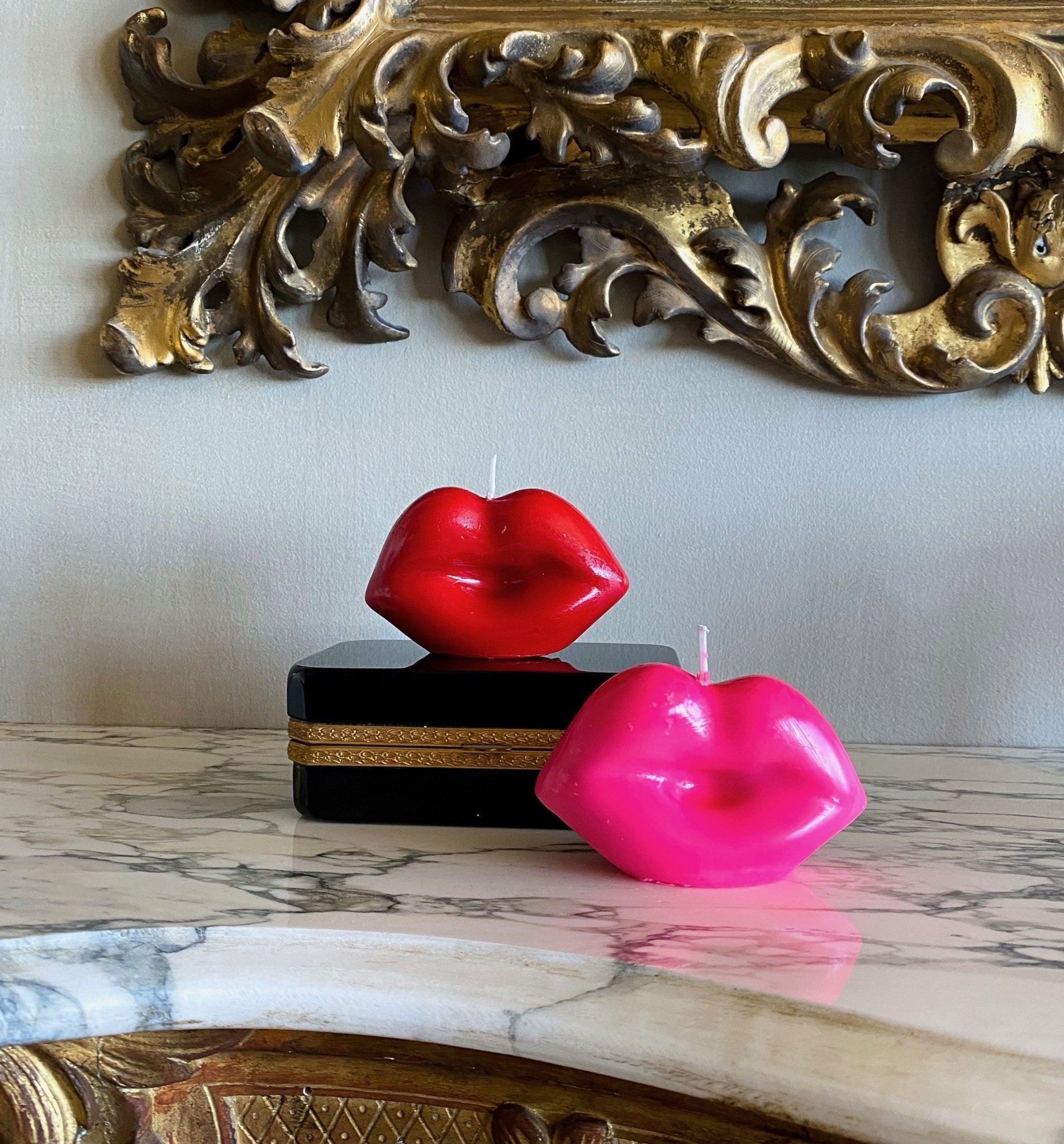 KISS ME LIPS | RED + PINKcategory_Decor from NEOS CANDLESTUDIO - SHOPELEOS
