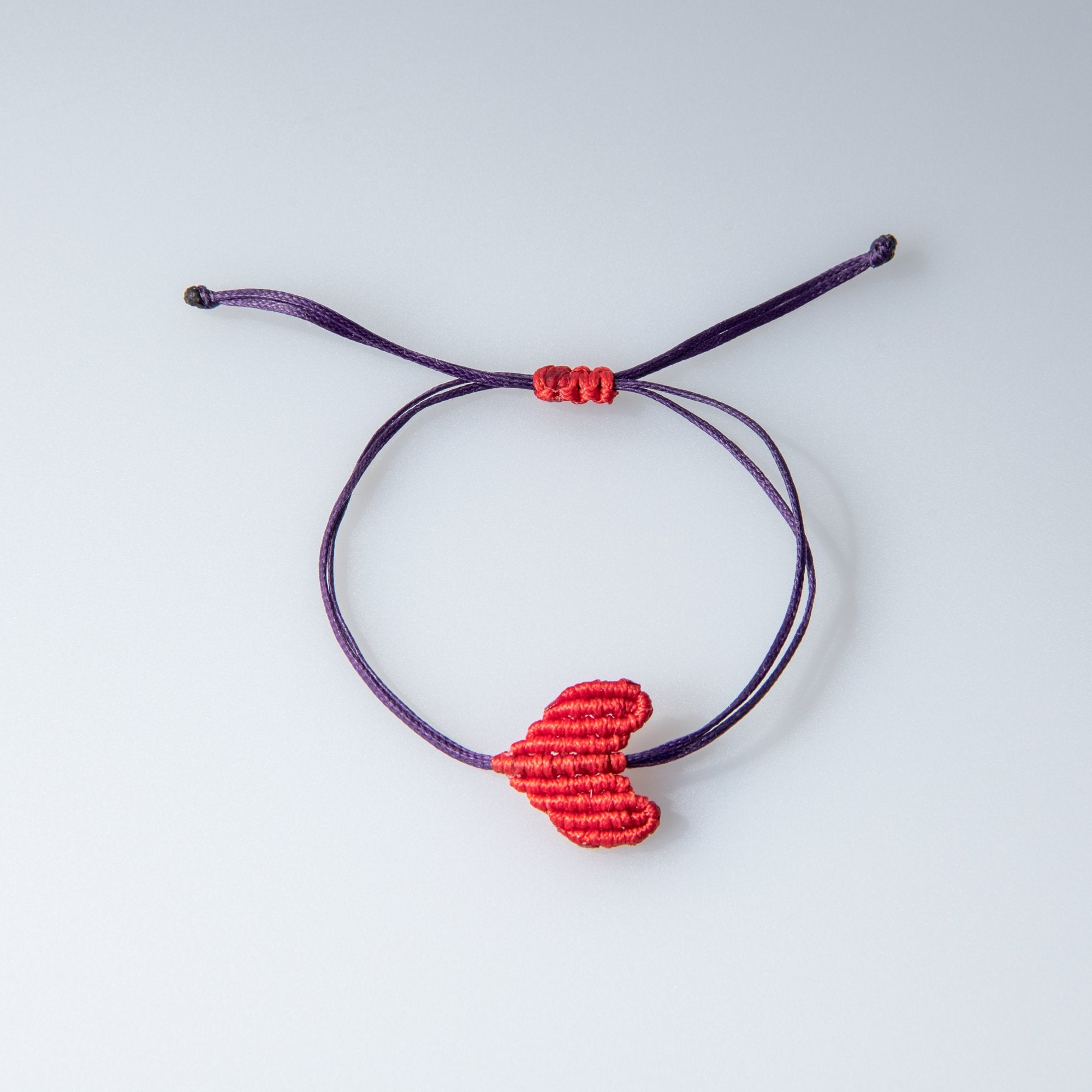 Heart Braceletcategory_Accessories from OIYA - SHOPELEOS