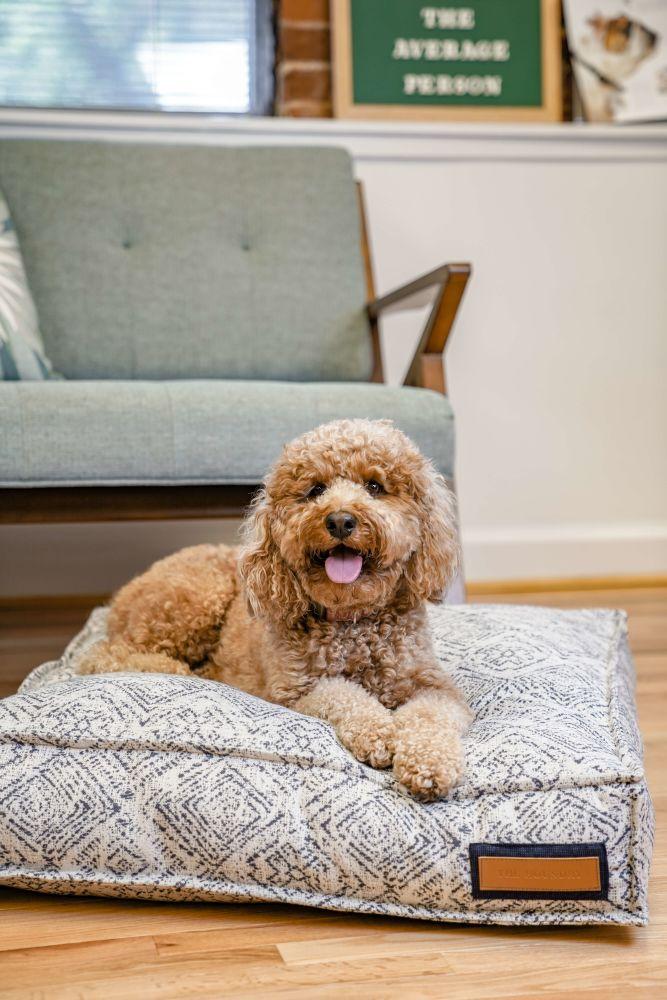 Lounger Pet Bed in Sapphire Spanielcategory_Decor from The Houndry - SHOPELEOS