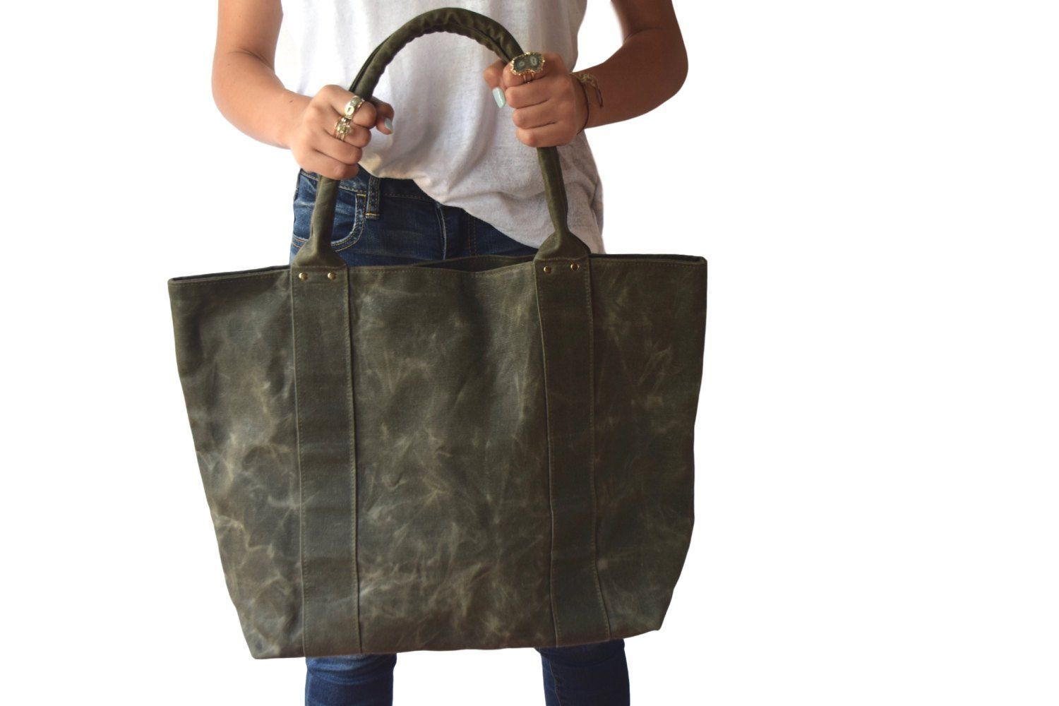 Marie Tote In Olive Green Waxed Canvascategory_Accessories from Tzoma - SHOPELEOS